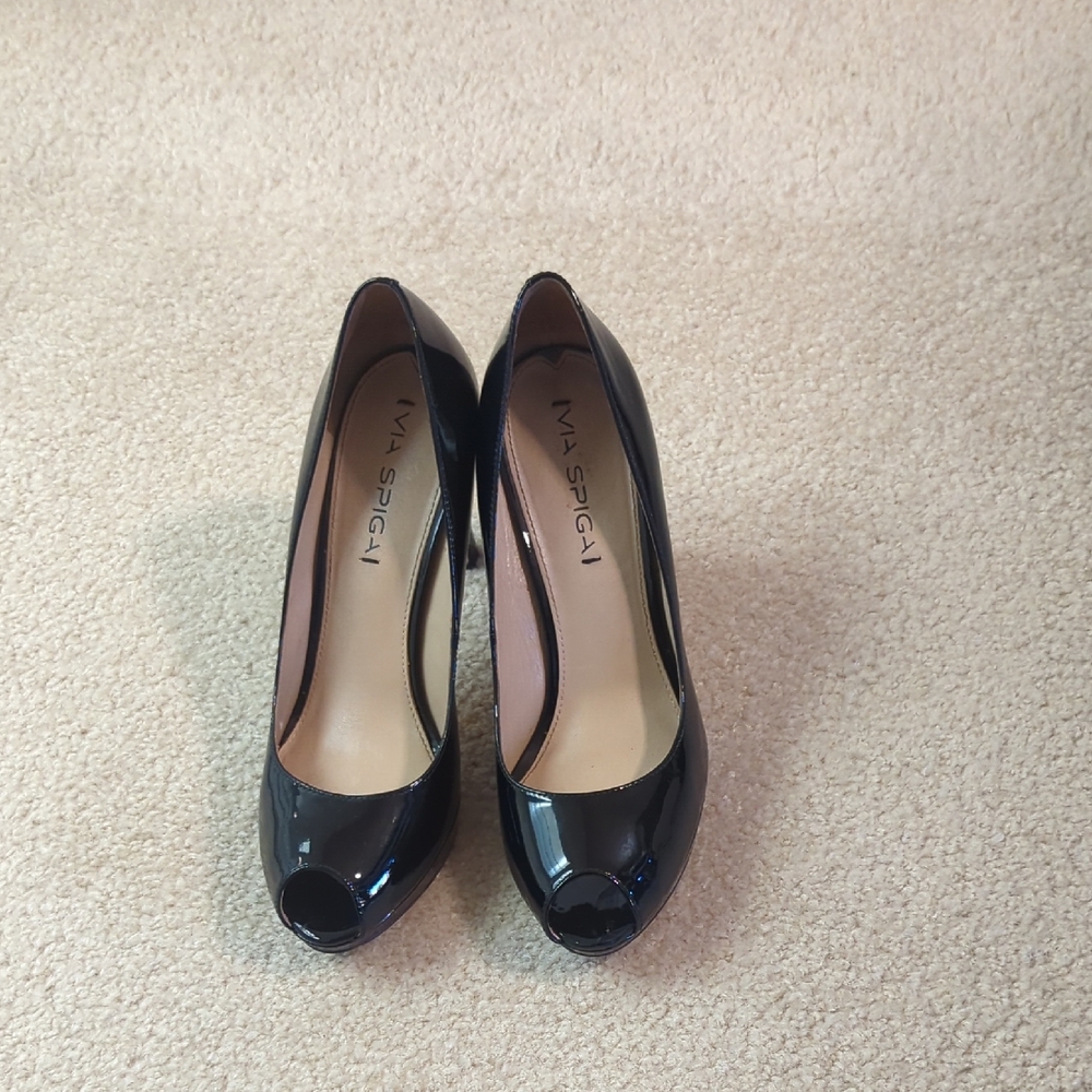 Pretty Black Patent Via Spiga Peep  Toe Heels